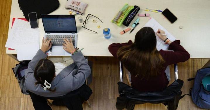 La Xunta ofrece becas para cursar un máster a titulados universitarios en desempleo
