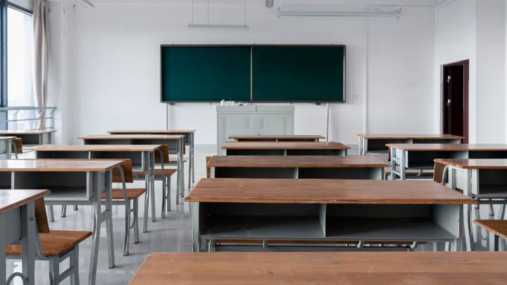 42-year-old teacher accused of grooming and sexually assaulting 15