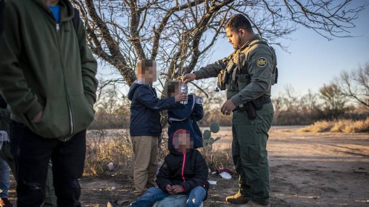 Un juez federal bloquea las deportaciones de menores guatemaltecos no acompañados
