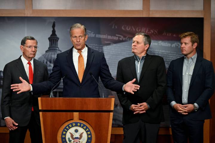 Government shutdown draws closer as congressional leaders head to the White House