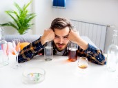 Cómo desintoxicar el cuerpo después de beber alcohol