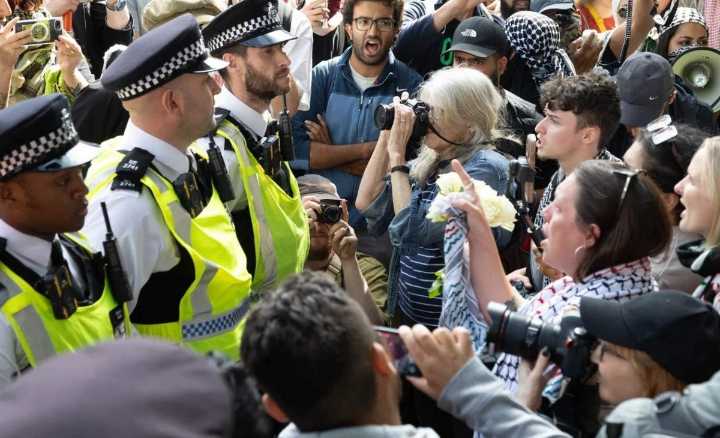 Arrestan a 900 manifestantes en Londres por apoyo al grupo Palestine Action
