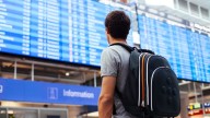 El déficit de turismo se mantuvo en agosto: los viajes al exterior duplicaron la llegada de extranjeros al país