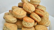 Scones de queso y avena: vas a amar esta receta si querés acompañar tus próximos mates con algo saladito para picotear