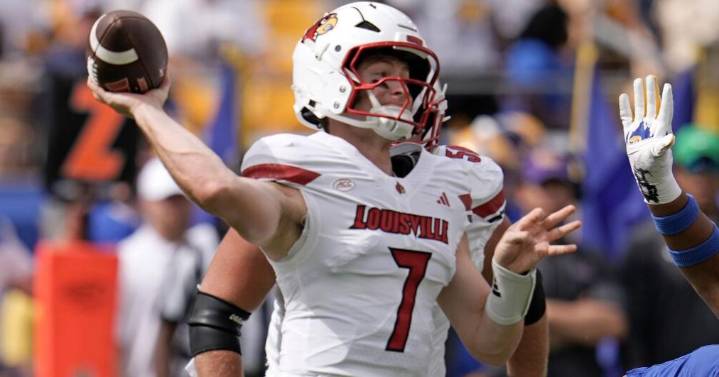 Miller Moss throws 3 TDs as Louisville rallies past Pitt