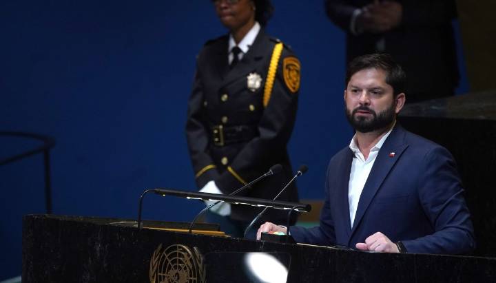 Presidente Boric anuncia candidatura de Bachelet a la secretaría general de la ONU