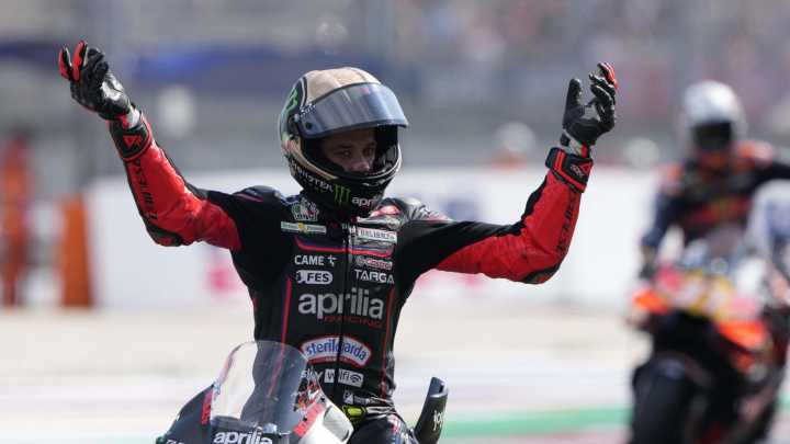 Bezzecchi firma la pole en Misano