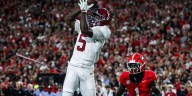 Field goal gives Alabama 10-point lead in 2nd quarter