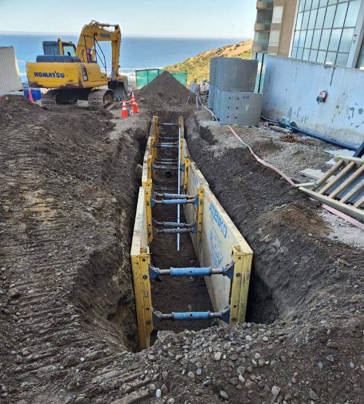Hito en Viña: Esval finaliza rehabilitación de agua y alcantarillado en edificios afectados por socavón