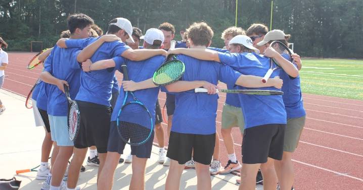 Shorewood boys in first place WesCo South Tennis