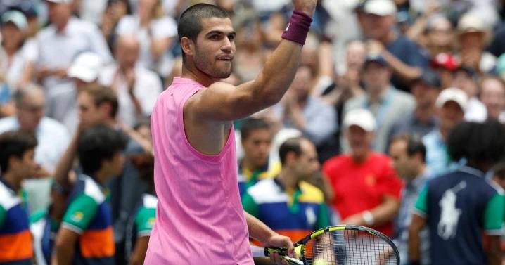 Carlos Alcaraz vuelve a semifinales del US Open y acecha el número 1 ATP