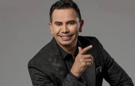 Jhonny Rivera celebra 20 años de carrera con concierto en el Movistar Arena”