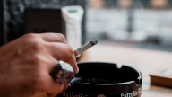 Los turistas británicos amenazan con "ir a otro sitio" debido a las nuevas leyes españolas sobre el tabaco