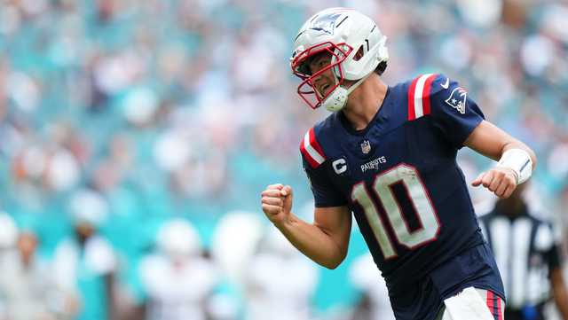Maye accounts for 3 TDs and Patriots top Dolphins 33-27 for Vrabel's 1st win as New England coach