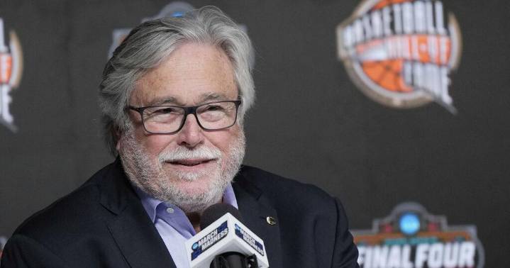 Heat owner Micky Arison never sought the spotlight. The Basketball Hall of Fame called anyway