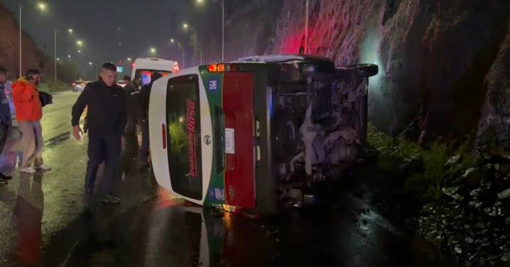 VIDEO | Combi vuelca en la México-Pachuca: chofer iba molesto y cobró 25 pesos