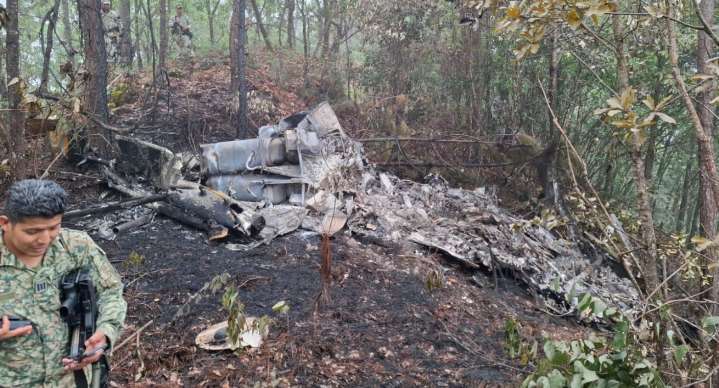 Hallan restos de helicóptero de la CFE extraviado en Jalisco; autoridades confirman 2 víctimas
