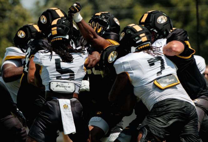 Missouri Meltdown: Students Fume Over Zou Pass Ticket Chaos Ahead of Border War