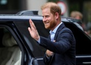 Cele|bitchy | Prince Harry is making a surprise visit to Kyiv, Ukraine on behalf of Invictus