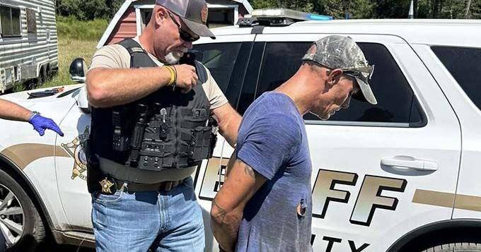 Man wanted on parole violation and other crimes arrested at home in Kirbyville