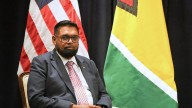Guyana denuncia que una patrulla con material electoral fue atacada en el río Cuyuní desde la costa venezolana