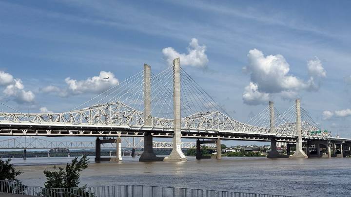 Kentucky, Indiana seek new toll service provider for RiverLink
