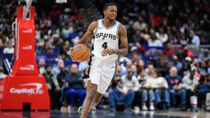 Spurs' De'Aaron Fox says opener in doubt due to hamstring injury