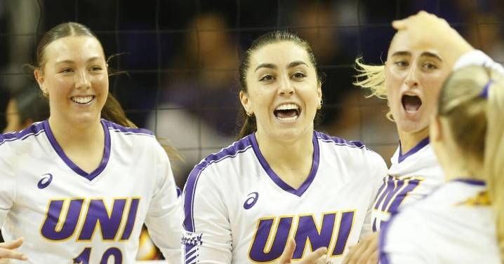 College Volleyball: Northern Iowa cages Iowa State in four games