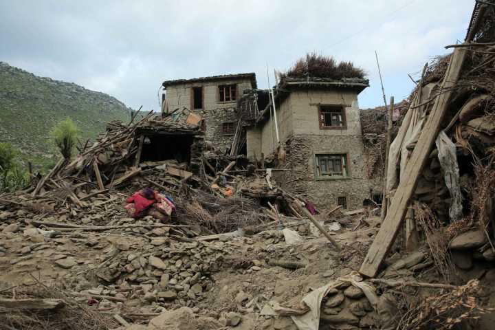 Número de muertos por el terremoto en Afganistán asciende a más de 1.100
