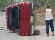 VOLCÓ UNA CAMIONETA