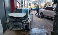 Una imprudencia provocó un choque múltiple en Plaza Moreno: de milagro no ocurrió una tragedia