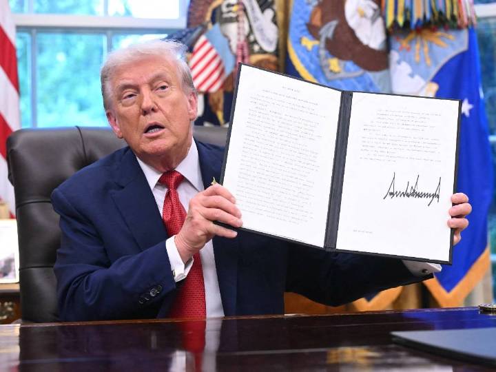 Trump firma una orden que declara que el plan de venta de TikTok cumple con los requisitos de EU