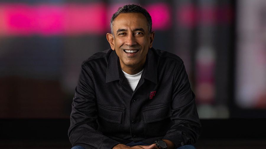Srini Gopalan named T-Mobile CEO in leadership change
