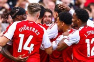 El Arsenal goleó al Nottingham Forest y quedó momentáneamente como líder de la Premier League