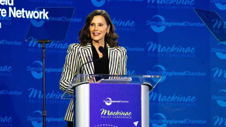 Whitmer urges lawmakers to end budget standoff before deadline