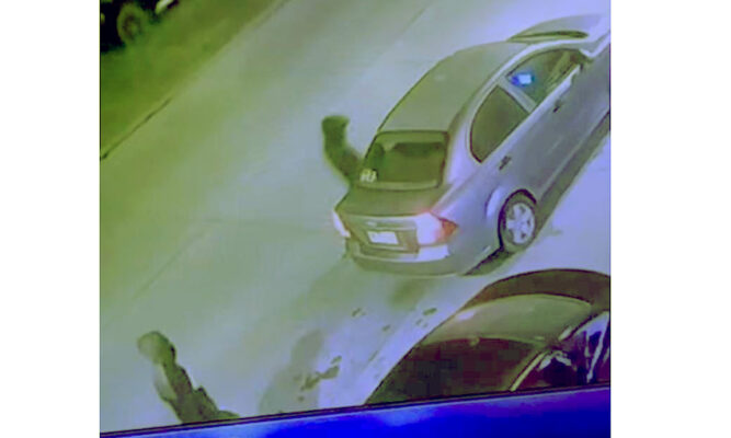 Detienen a joven de 17 años por  robo de auto e indumentaria médica
