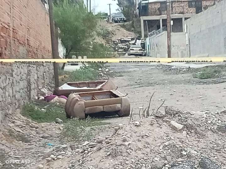 Dejan encobijado en la colonia Corregidora