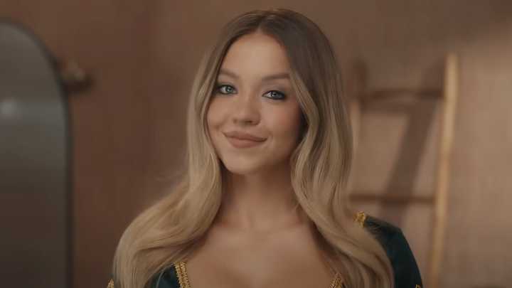 See Sydney Sweeney Crack Up While Revealing How She Reacts Whenever She’s Trending On Social Media