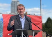 Bennet propone plan para aumentar 30 % oferta de vivienda en Colorado