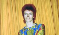 Hollywood bidding war looms over David Bowie biopic revealing private life