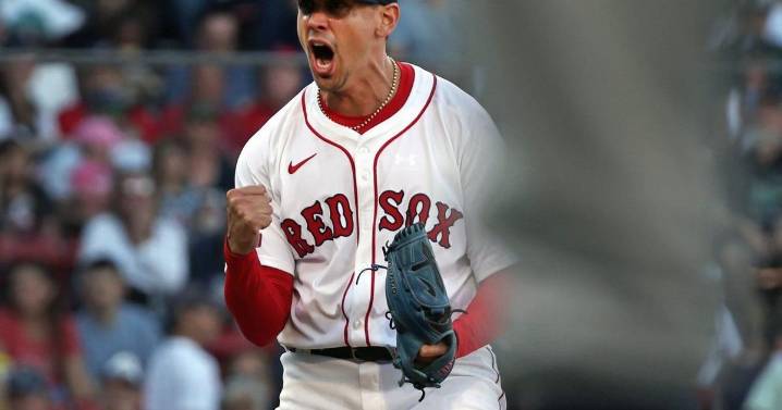 Red Sox beat Tigers 4-3, clinching AL Central title for Guardians