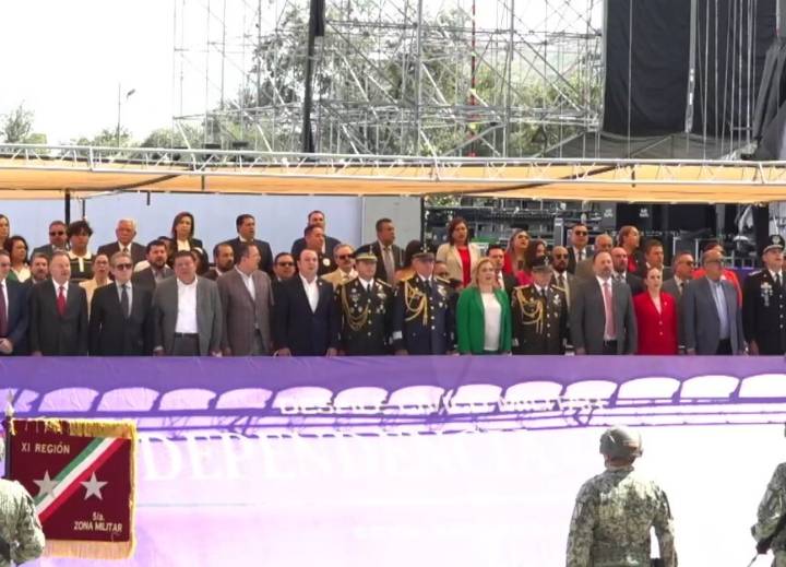 VIDEO: Maru Campos encabeza desfile cívico