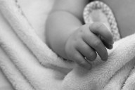 Bebé de 10 meses murió mientras su hermana de 6 años la bañaba