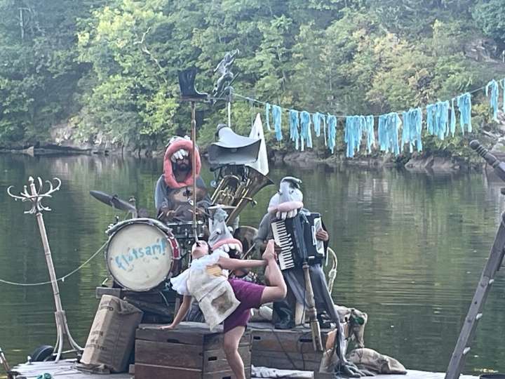 Flotsam River Circus comes ashore in Saugerties