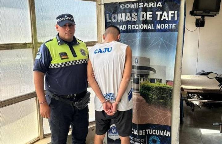Empleados de una heladería encerraron al ladrón que entró a robarles y llamaron a la policía