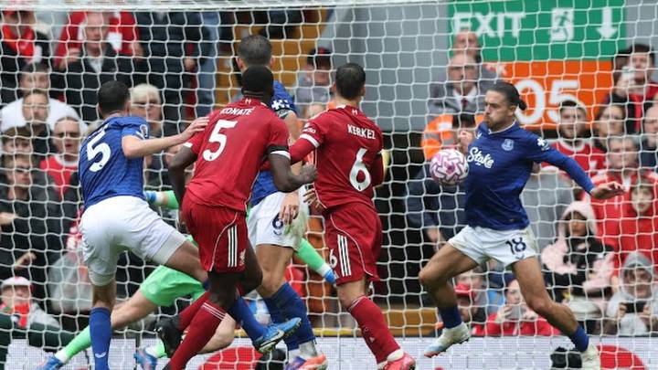 Liverpool sigue perfecto en fútbol de Inglaterra