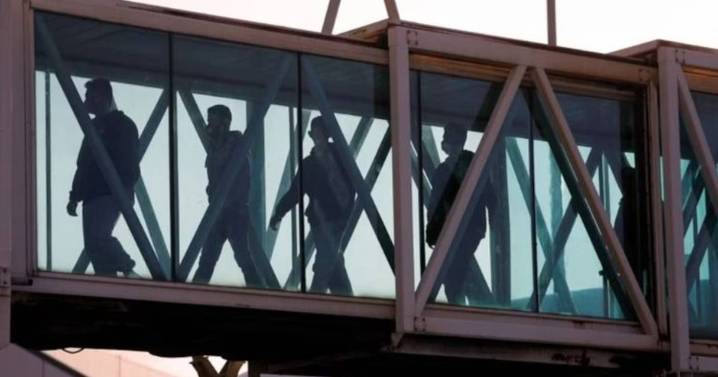 Llega al país el primer vuelo con argentinos deportados de Estados Unidos