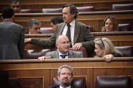 El PP vota con Vox en el Congreso a favor de “restringir la regularización de inmigrantes ilegales a través del arraigo”