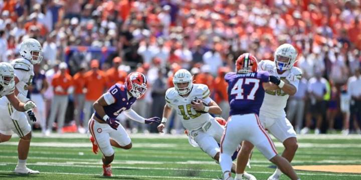 Walk-Off Field Goal Pushes Georgia Tech Past Clemson, 24