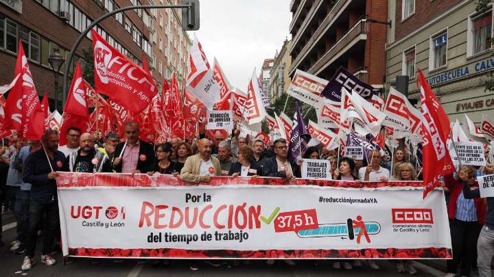 Los sindicatos cargan contra la "bofetada" de PP, VOX y Junts a los trabajadores por vetar la reducción de jornada